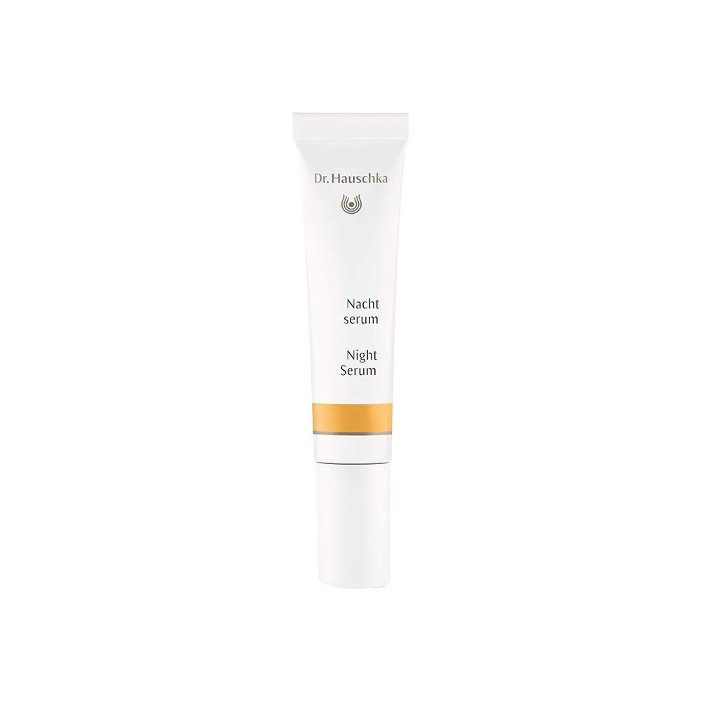 Weiße Tube mit Nachtserum von Dr. Hauschka.